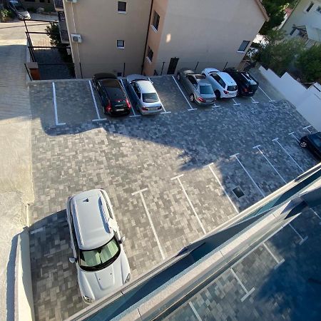 Apartments Elena 로크바 로고즈니차 외부 사진