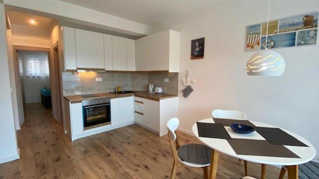 Apartments Elena 로크바 로고즈니차 외부 사진