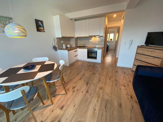 Apartments Elena 로크바 로고즈니차 외부 사진